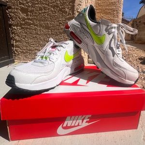 Women’s Nike Air Max Excee (white/volt-black-laser-crimson)